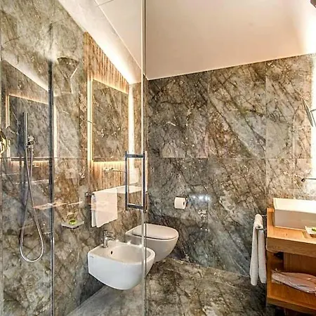 Dbh - Boutique 4* Como
